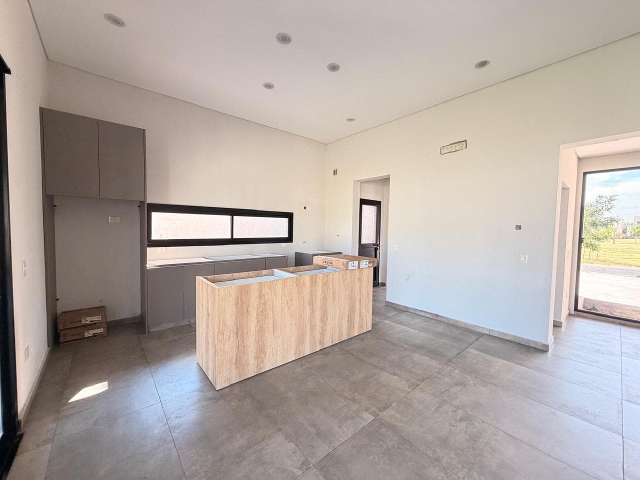 Single-story house for RENT on a central lot in Santo Tomás