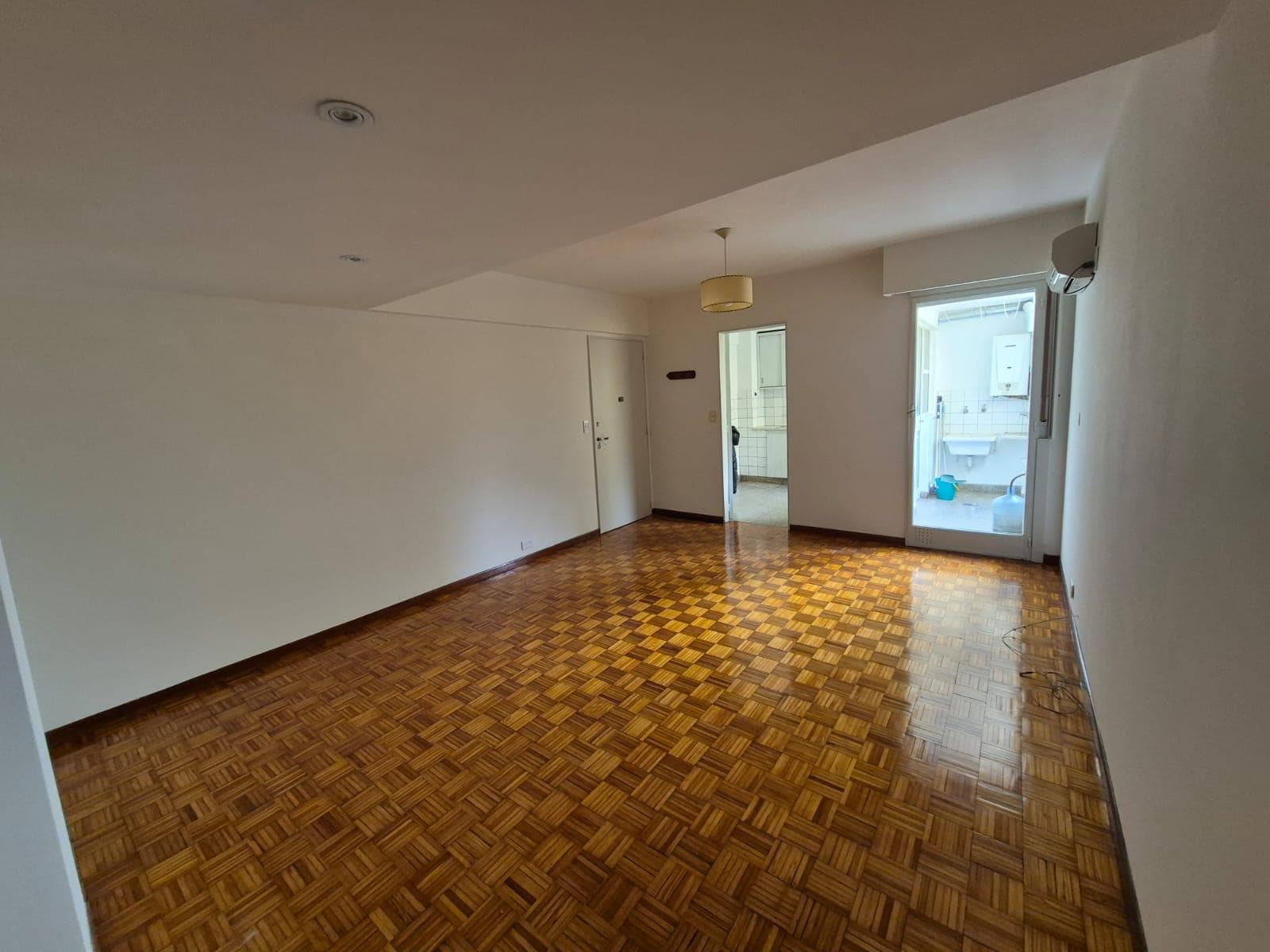 APARTMENT - FOR RENT - ALMAGRO - 2 BEDROOMS - UTILITY ROOM