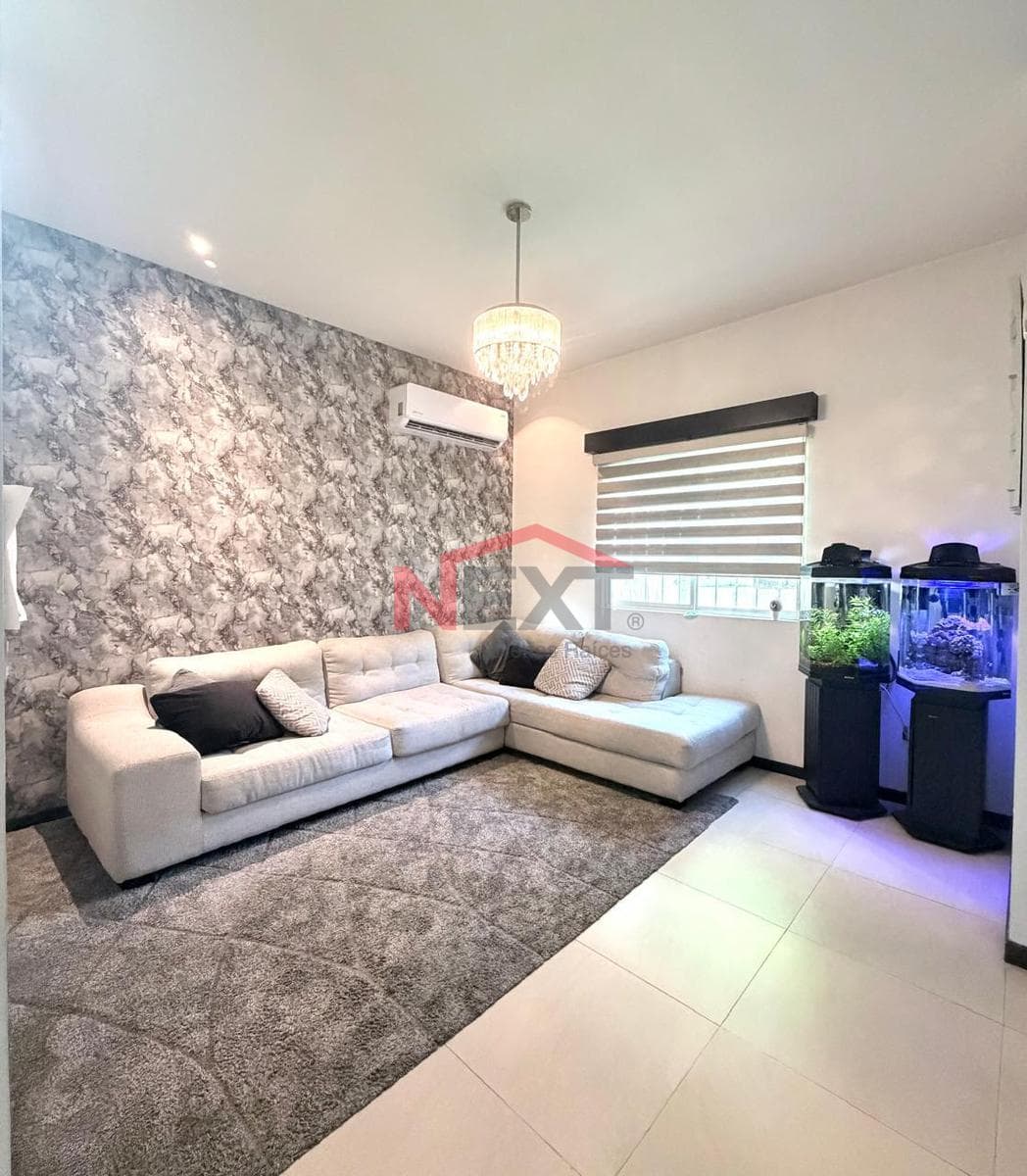 House for Sale in Villa Vergel