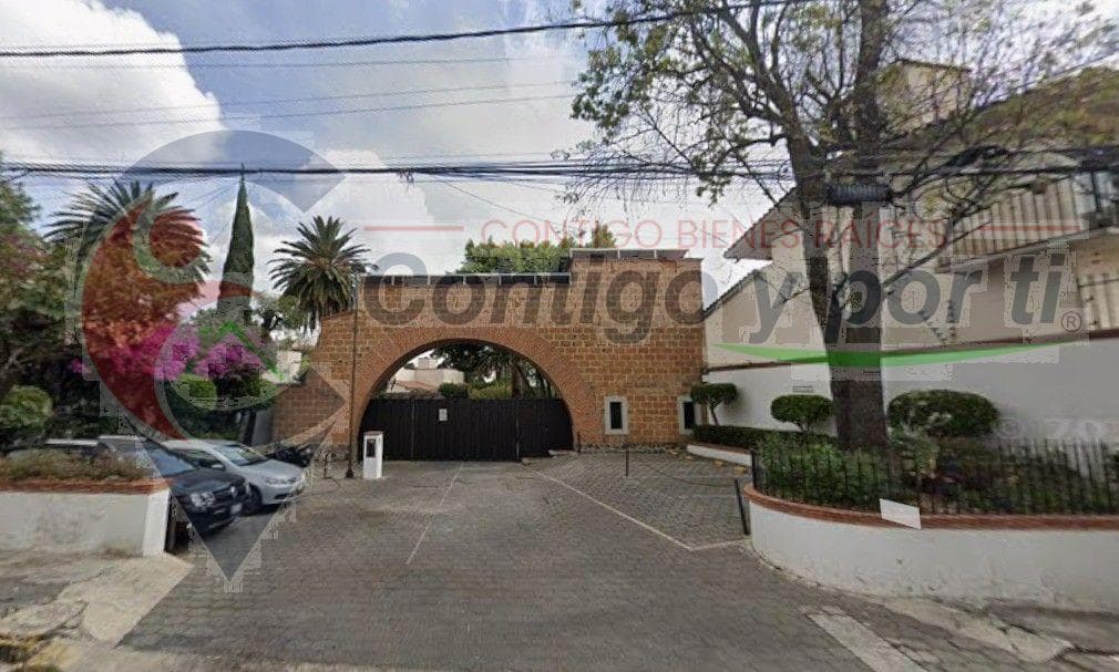 House in a Private Condominium in Olivar de los Padres