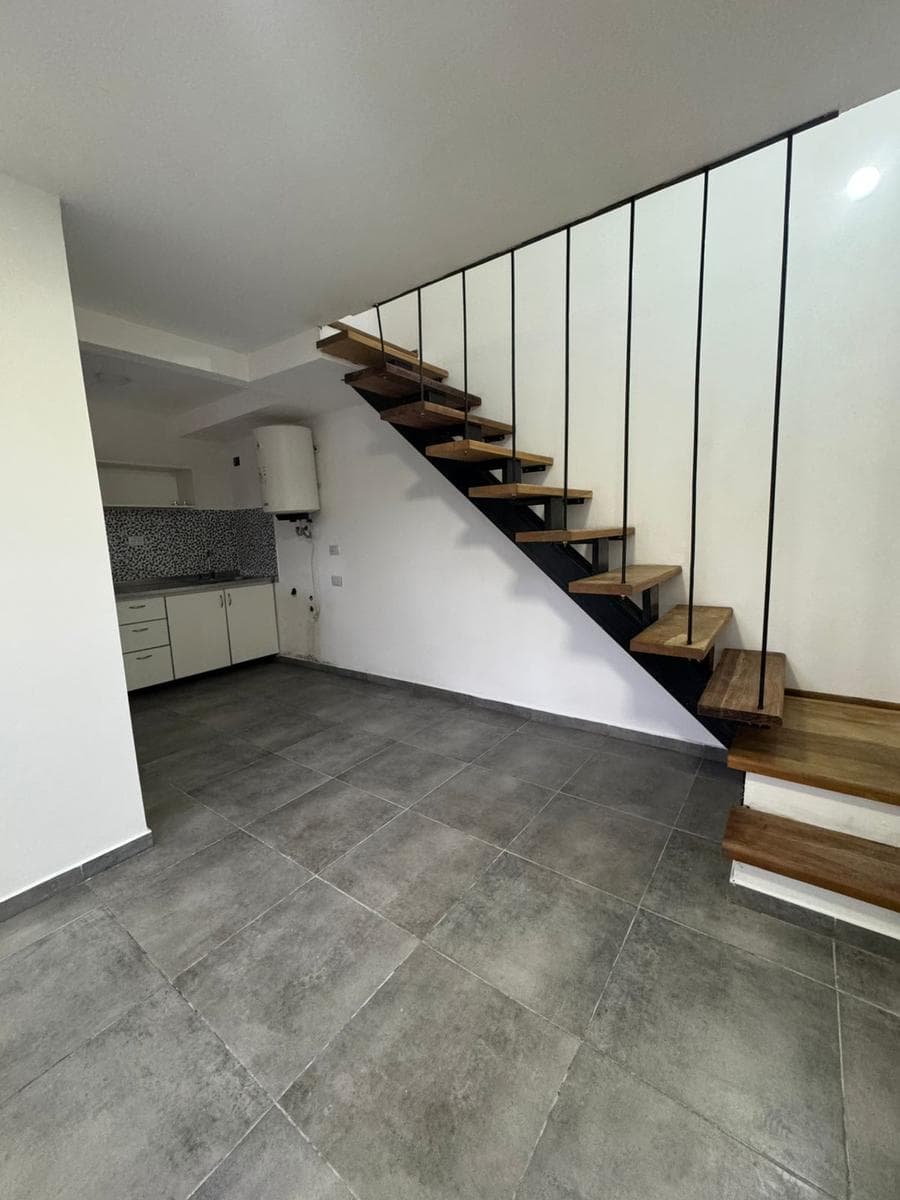 DUPLEX IN THE CRISOL NEIGHBORHOOD