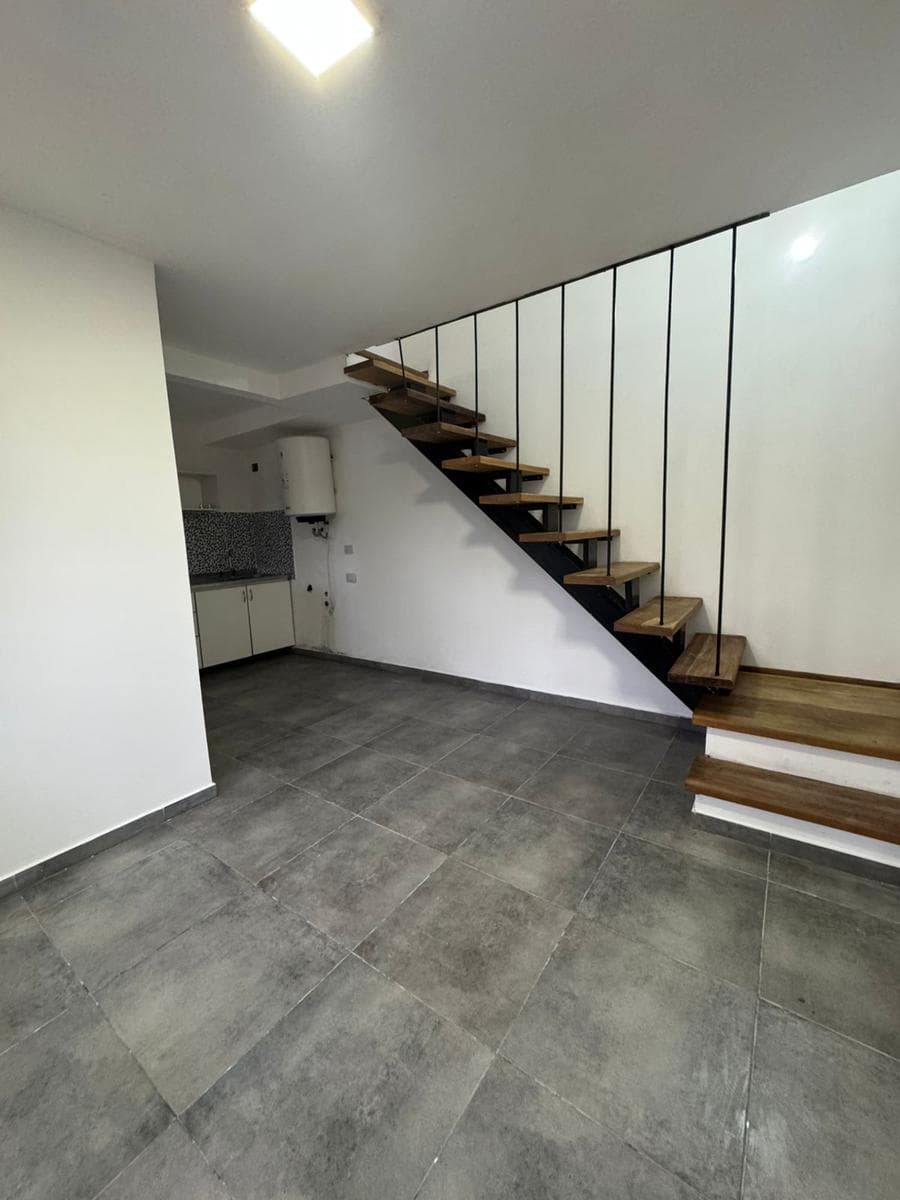 DUPLEX IN THE CRISOL NEIGHBORHOOD