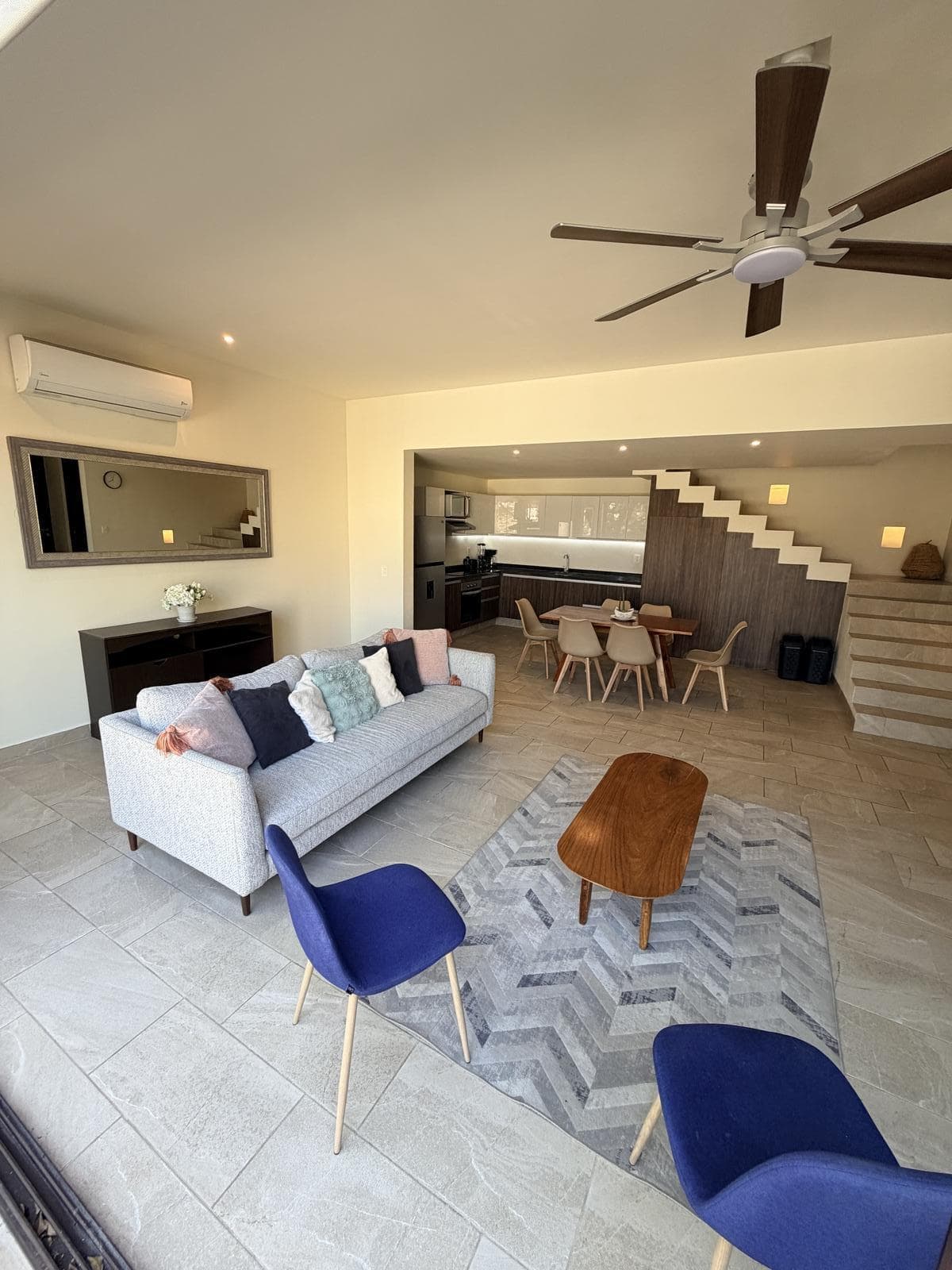 FURNISHED PENTHOUSE APARTMENT FOR RENT