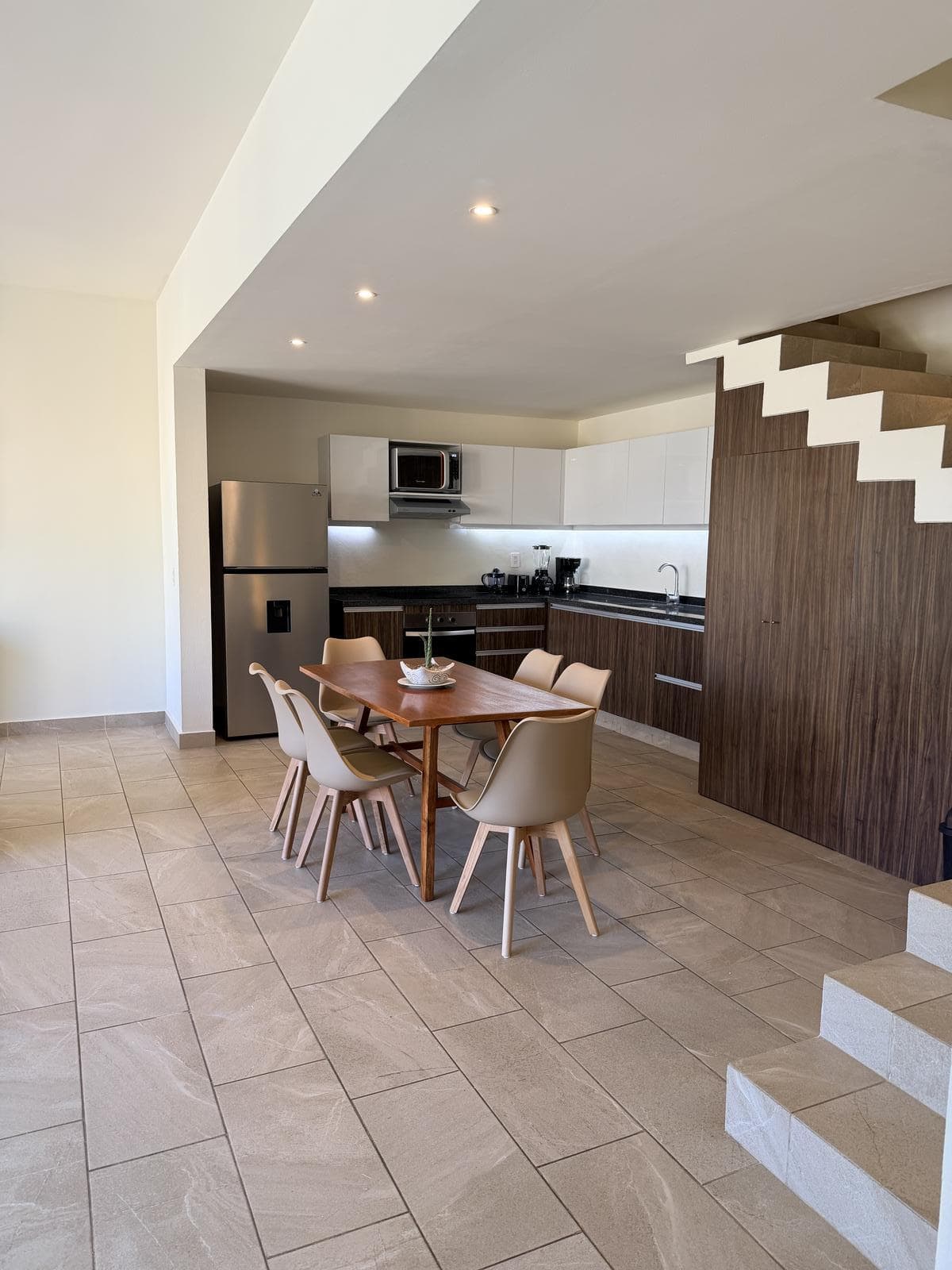 FURNISHED PENTHOUSE APARTMENT FOR RENT