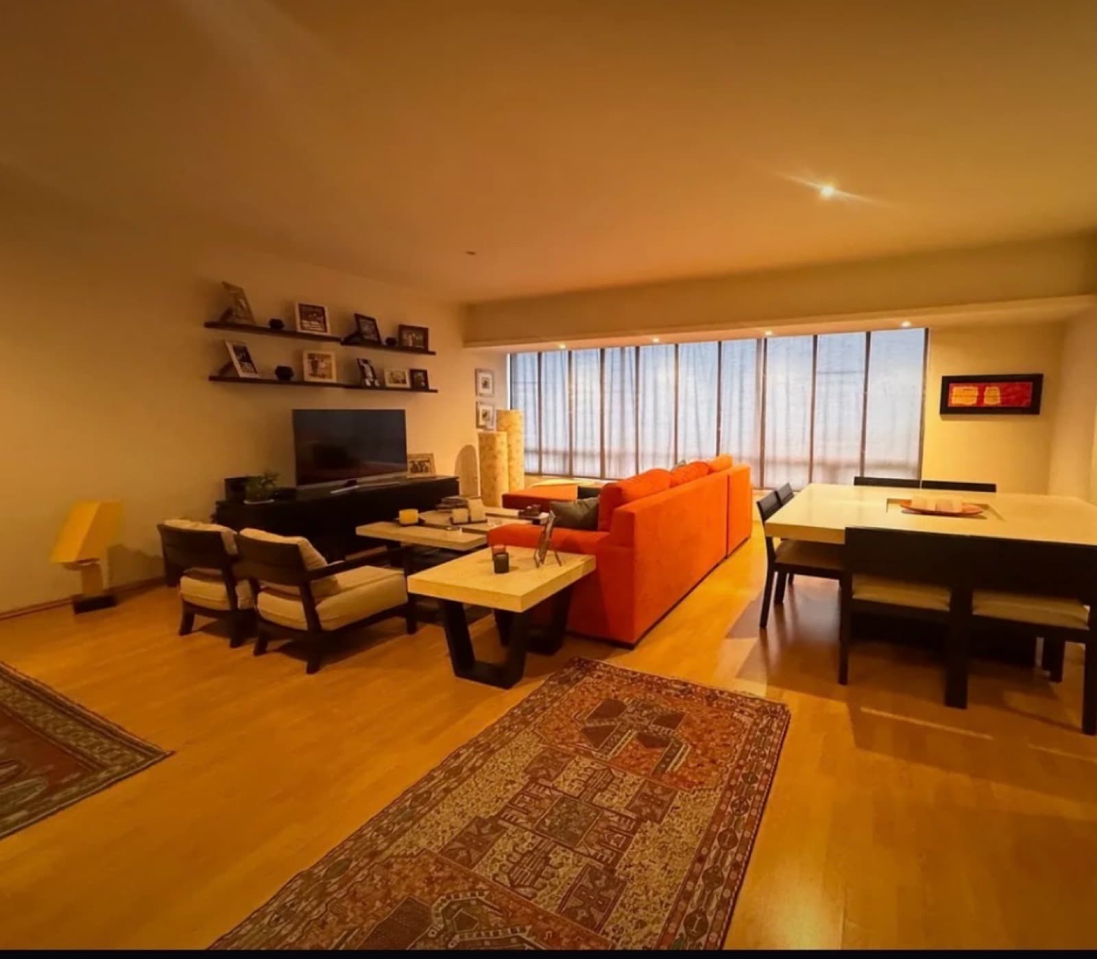 Rent a furnished and fully equipped 3-bedroom apartment with amenities on Santa Fe Avenue