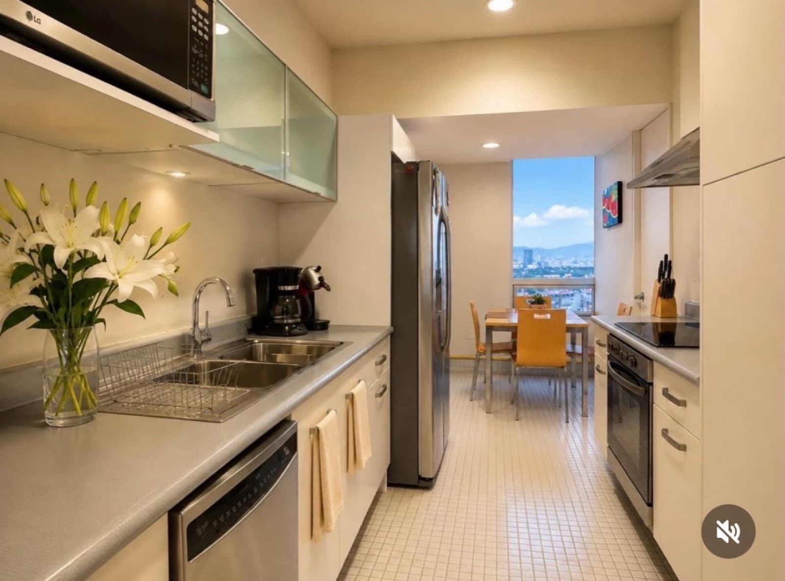Rent a furnished and fully equipped 3-bedroom apartment with amenities on Santa Fe Avenue