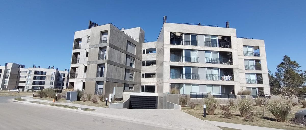 FOR SALE - 1-bedroom apartment with amenities - Tower 6, Ocho Sauces, Funes.