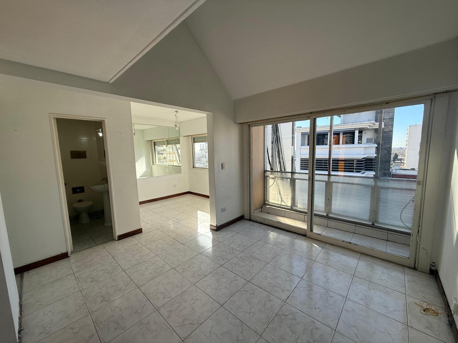3-Room Duplex Apartment for Rent in Lomas de Zamora