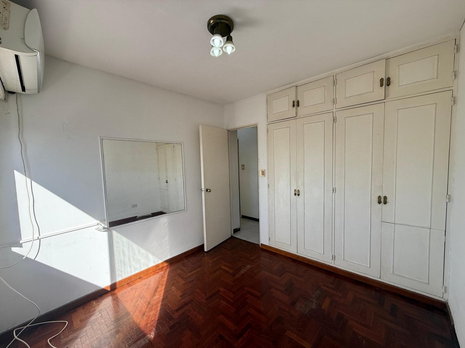 3-Room Duplex Apartment for Rent in Lomas de Zamora