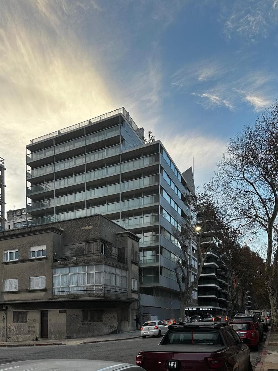 1-Bedroom Apartment for Sale with Terrace - Barrio Sur