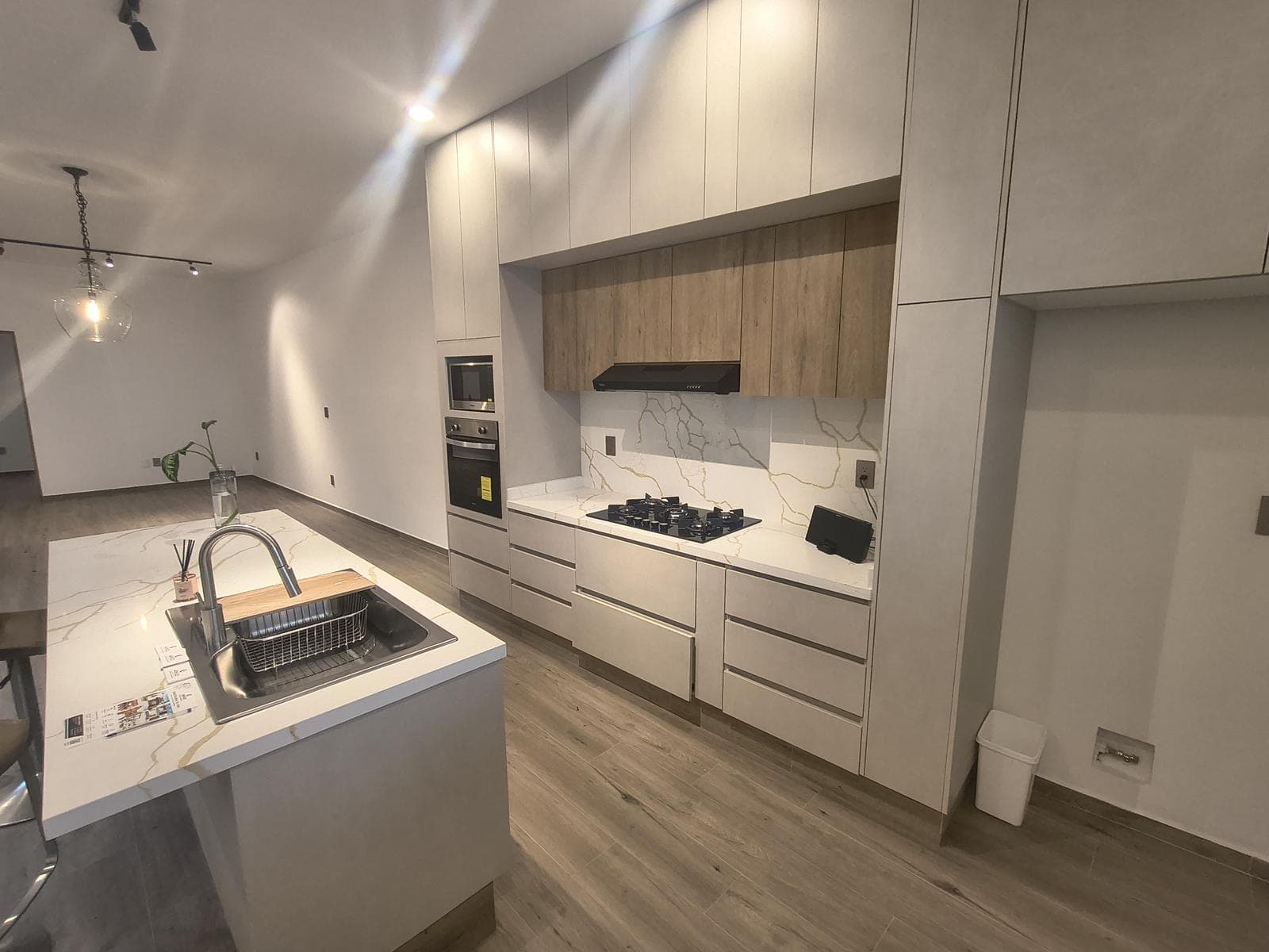 New single-story house with a rooftop garden in Condesa Juriquilla
