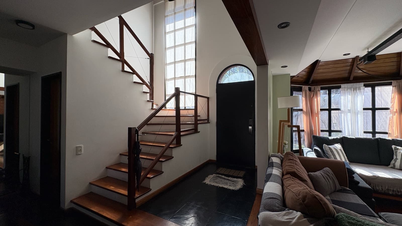 For Sale, House, 5 Rooms, 2 En-Suite Bathrooms, Park, Garage, Porch, Laundry Room, Villa Lugano