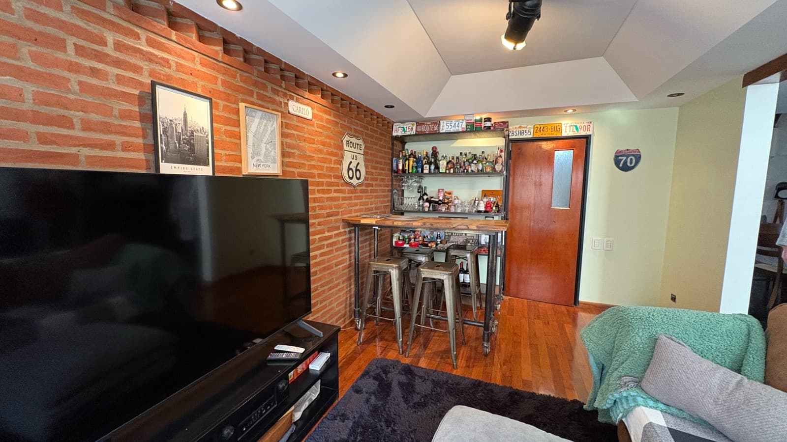For Sale, House, 5 Rooms, 2 En-Suite Bathrooms, Park, Garage, Porch, Laundry Room, Villa Lugano