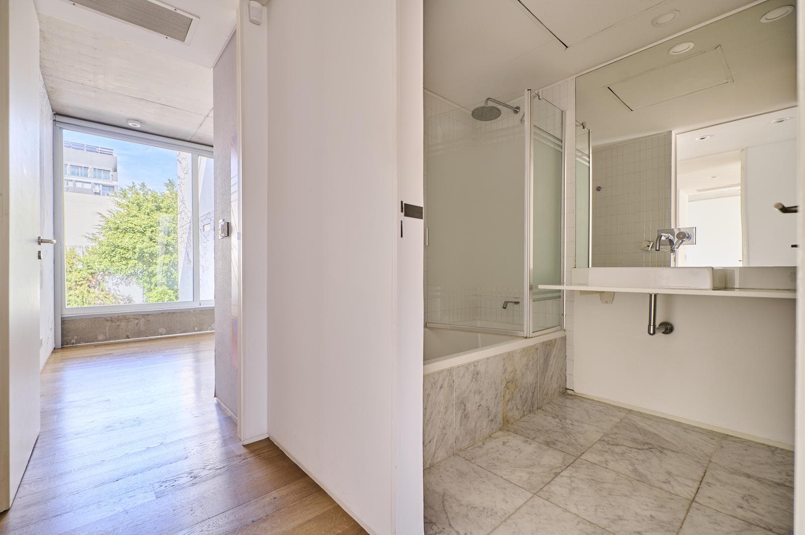 Apartment for Sale: 3-4 Rooms, Balcony, Garage, Pool, and Grill in Belgrano Chico