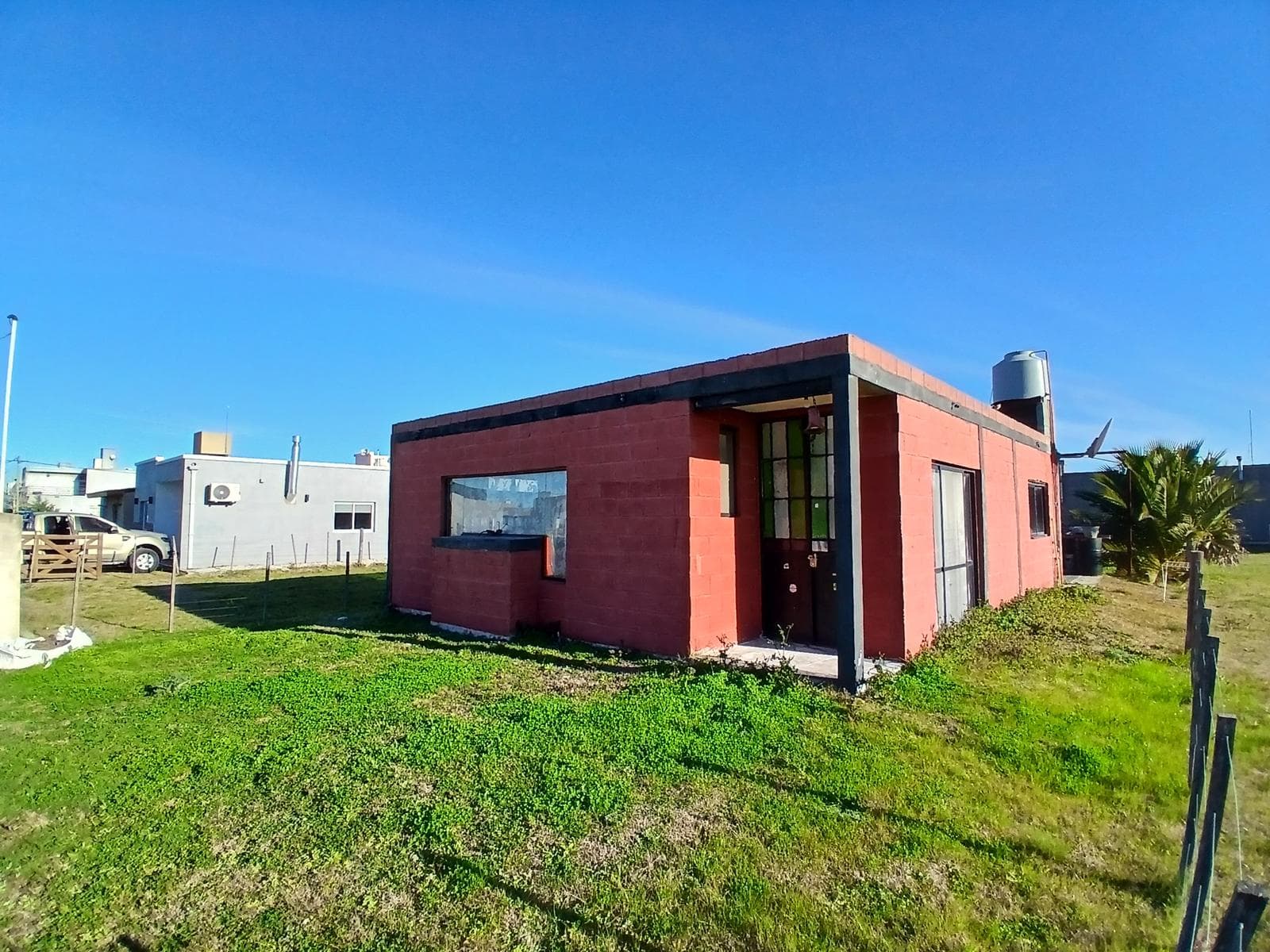 Súper Oportunidad Casa que necesita detalles de terminación a la venta en Domselaar Chico