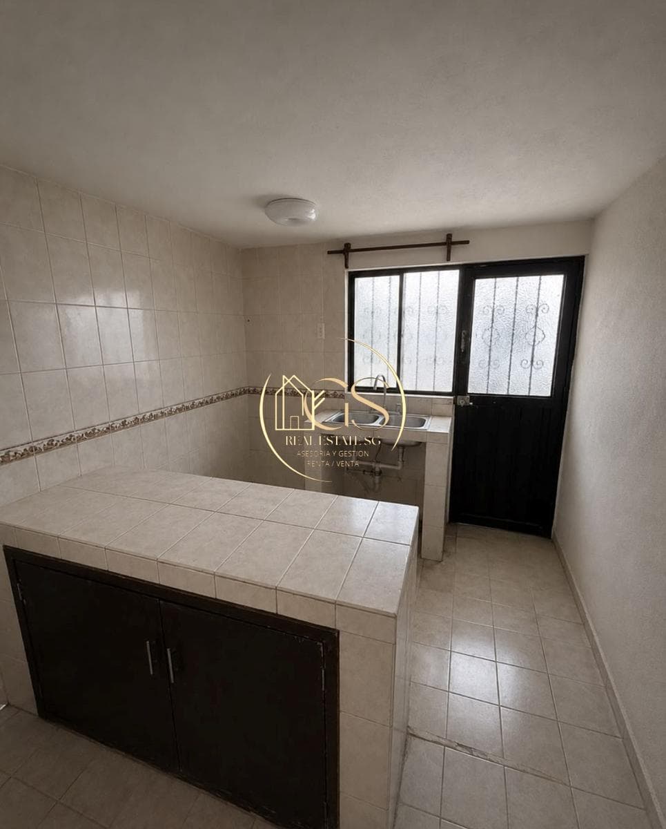 HOUSE FOR SALE IN VILLAS DEL ROMERAL, CELAYA