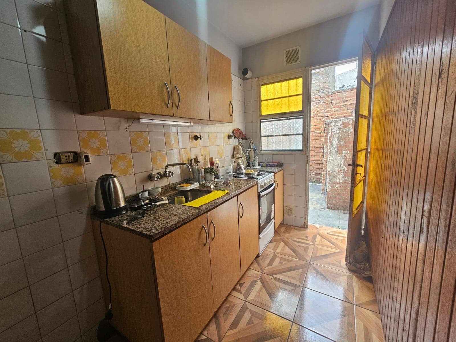 Venta Ph 3 ambientes tipo casa con cochera, jardin y patio independiente