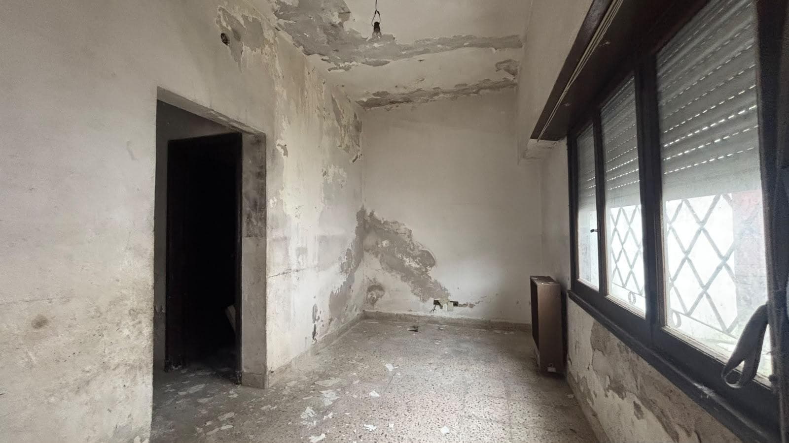 3-room apartment with a patio to be renovated
