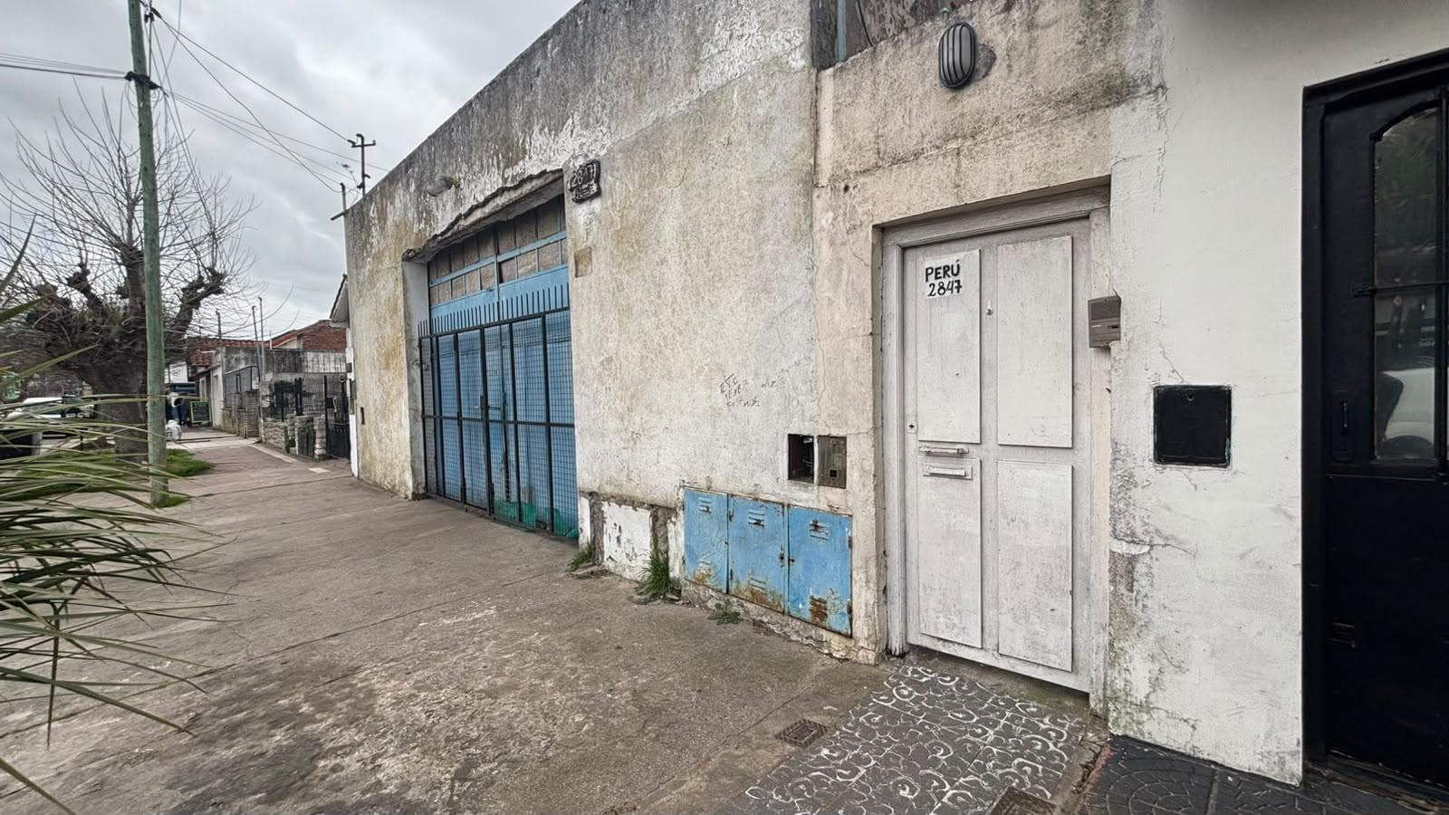 3-room apartment with a patio to be renovated