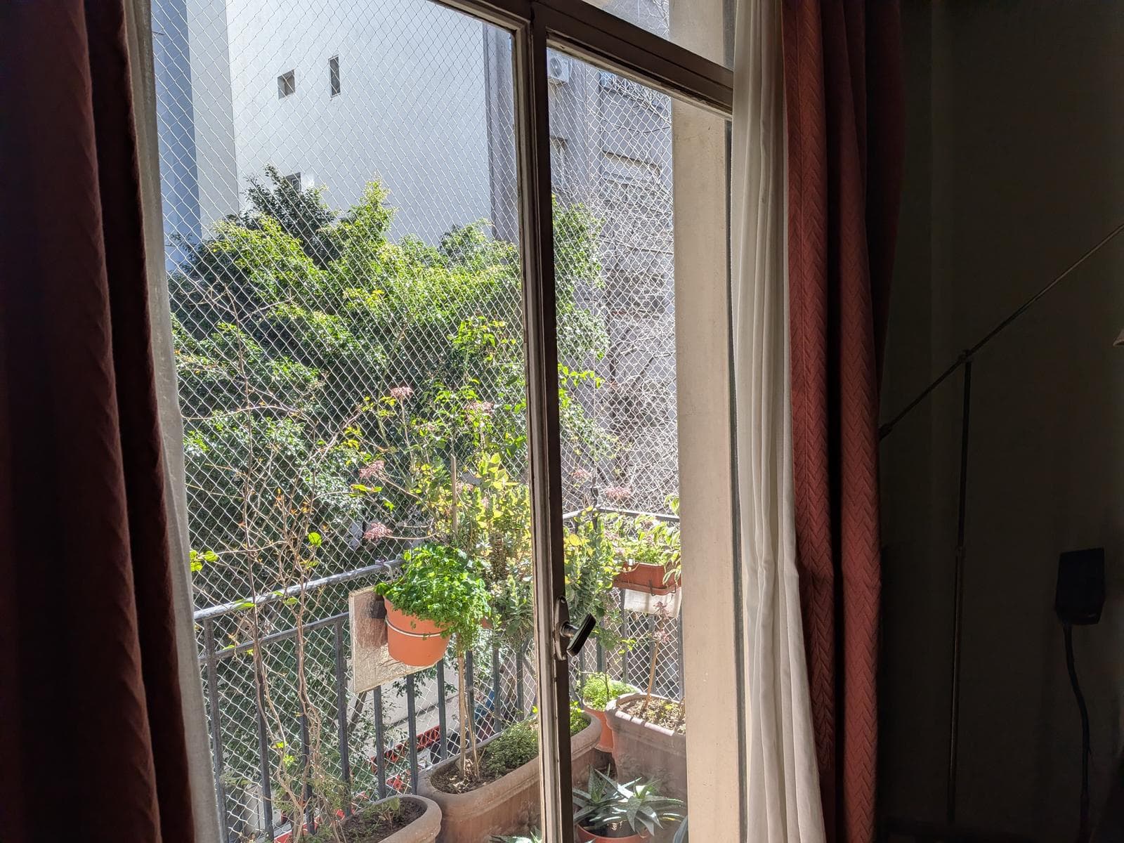 Bright 4-Room Apartment with Balcony for Sale - Recoleta