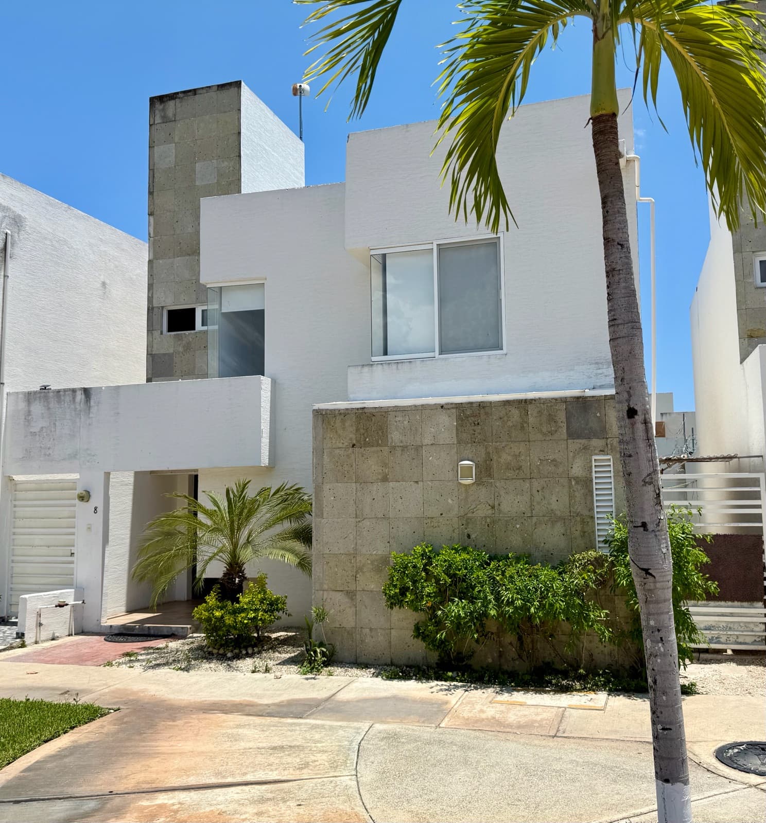 Furnished House in Dreams Lagoon