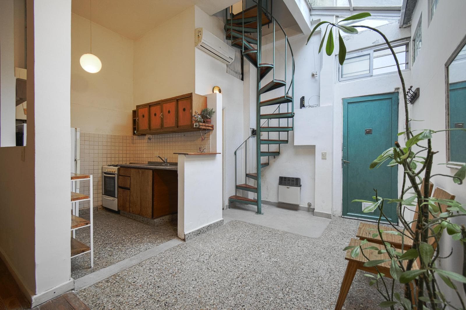 FOR SALE: SPACIOUS 2-BEDROOM APARTMENT WITH BALCONY IN VILLA URQUIZA — BRIGHT AND NO MAINTENANCE FEES!