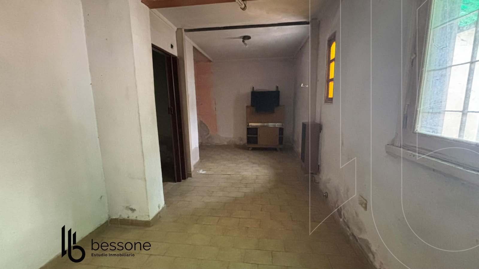 3-room house with a barbecue area and patio