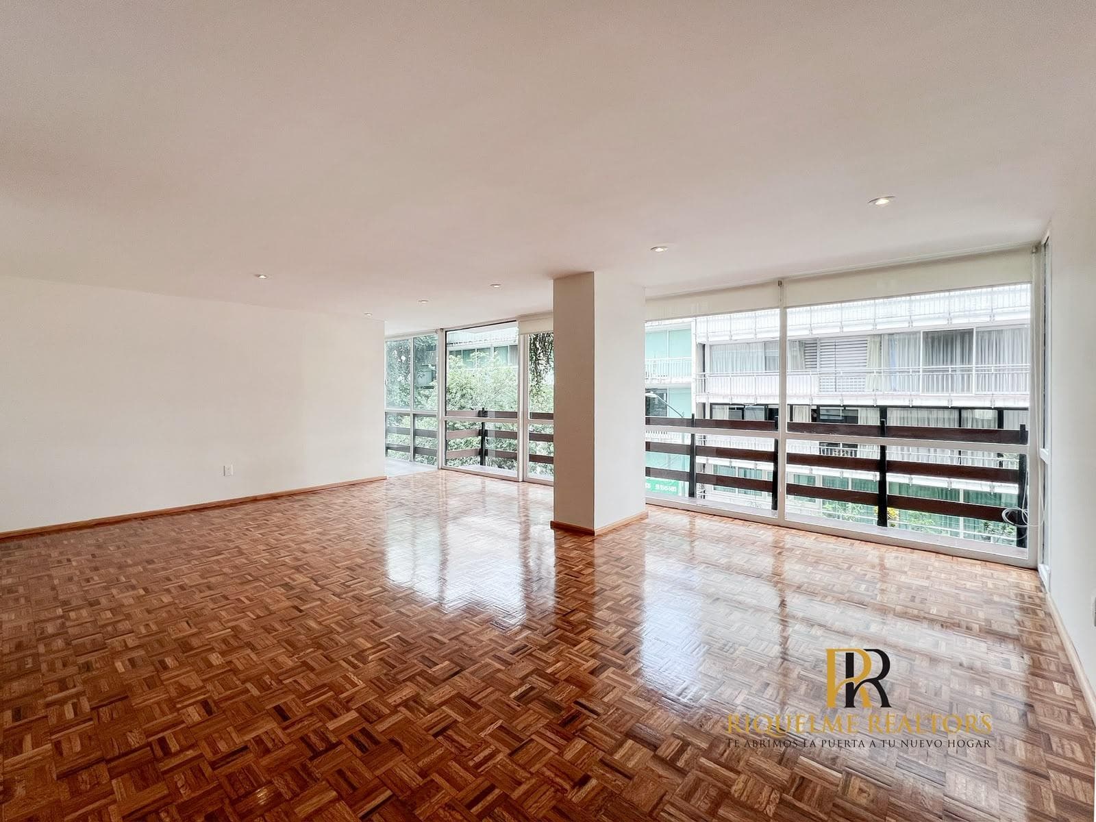 RENT: REMODELED APARTMENT IN POLANCO