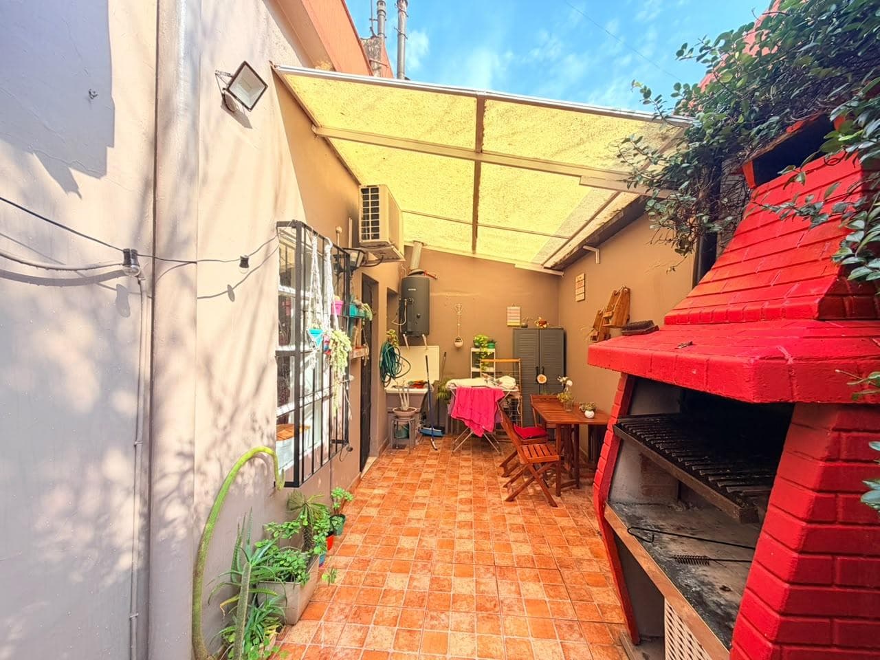 3-room townhouse for sale—NO ASSOCIATION FEES—bright, with a patio and barbecue, renovated, in Villa Urquiza—QUALIFIES FOR MORTGAGE