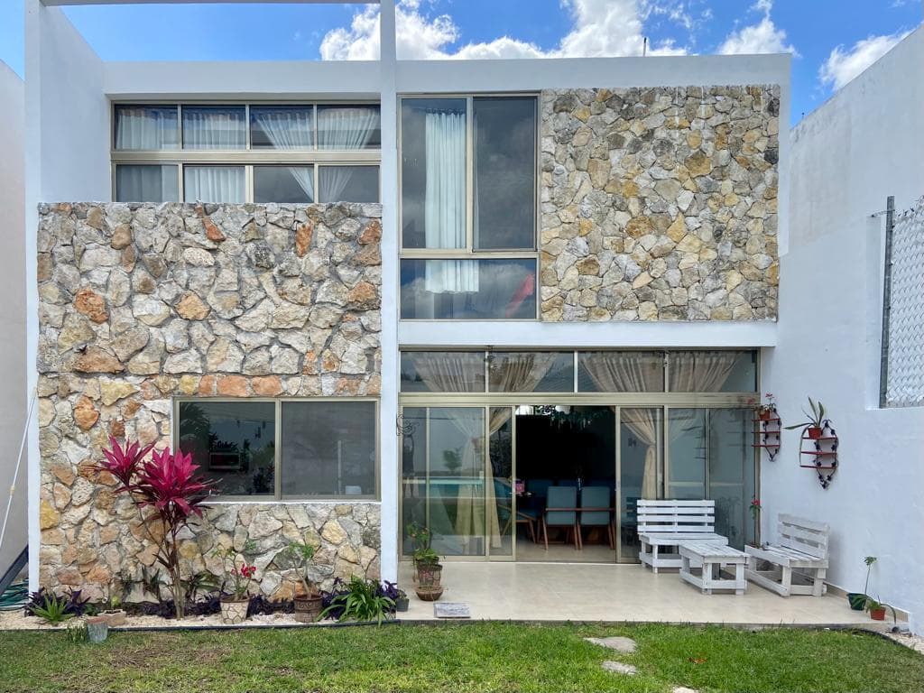Spacious home in a prime location in Conkal