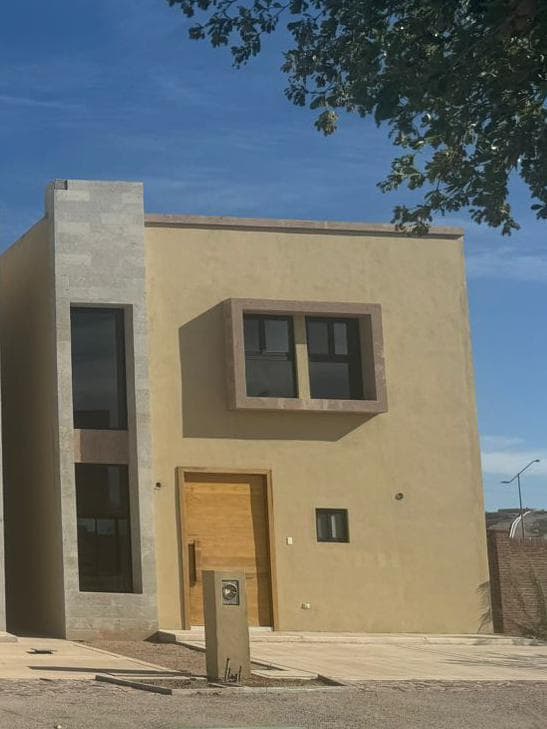 Brand-New House for Sale in Altozano Residencial
