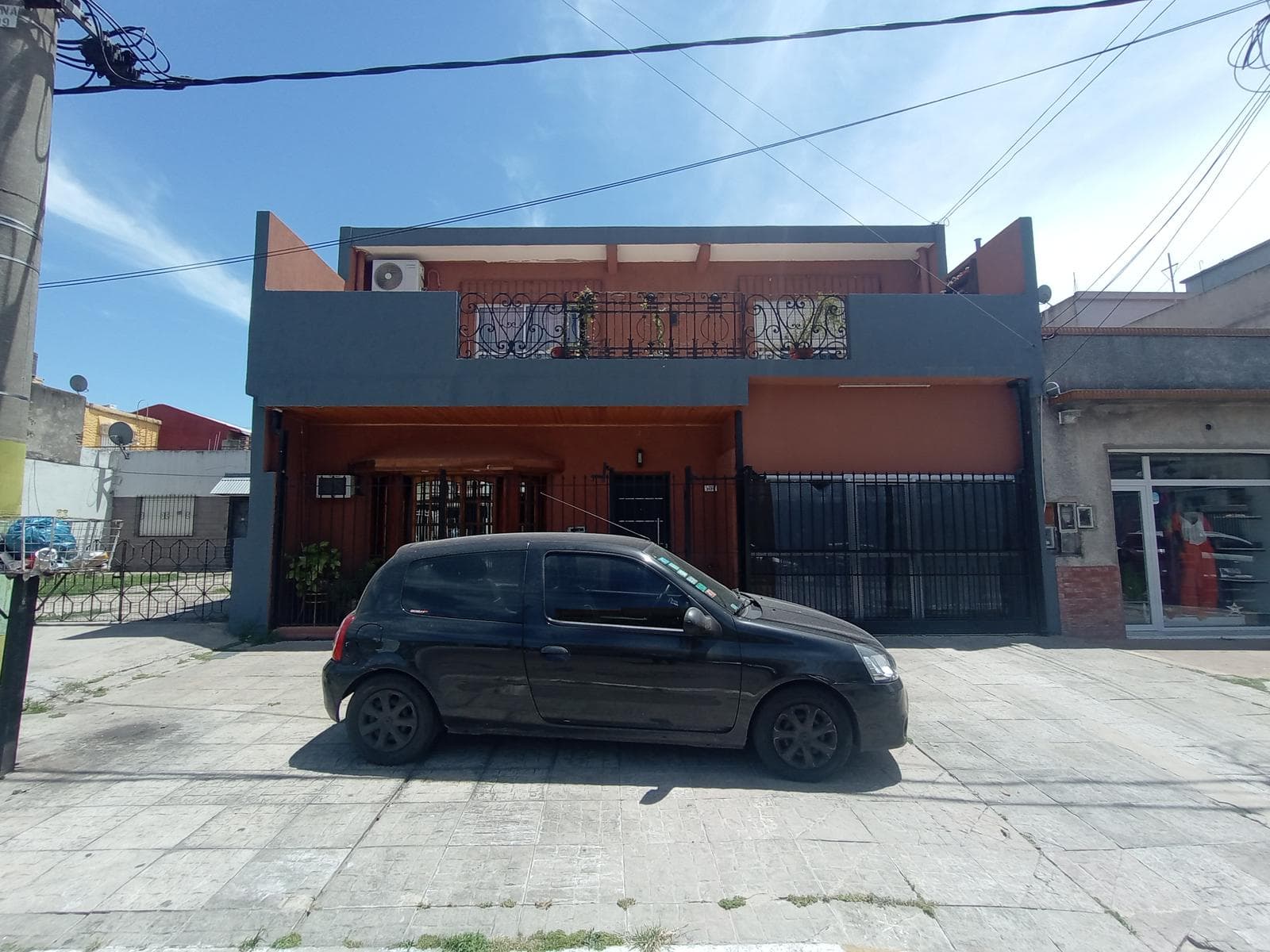 House with Commercial Space for Sale in G. de Laferrere