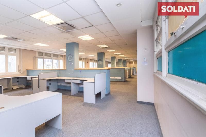Office for Sale with Rental Income, 6th Floor, Microcentro—Very Bright