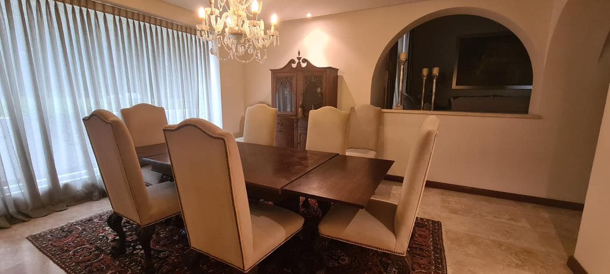 COLONIAL-STYLE HOUSE FOR SALE IN LA SIERRA