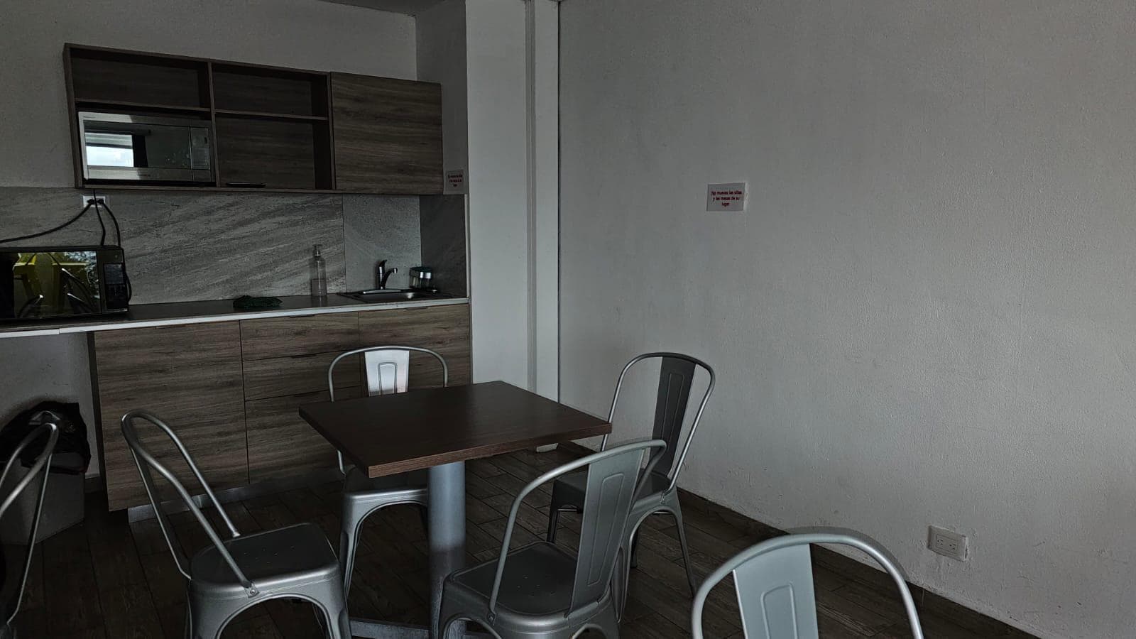 OFFICE FOR SALE IN DOWNTOWN SAN PEDRO