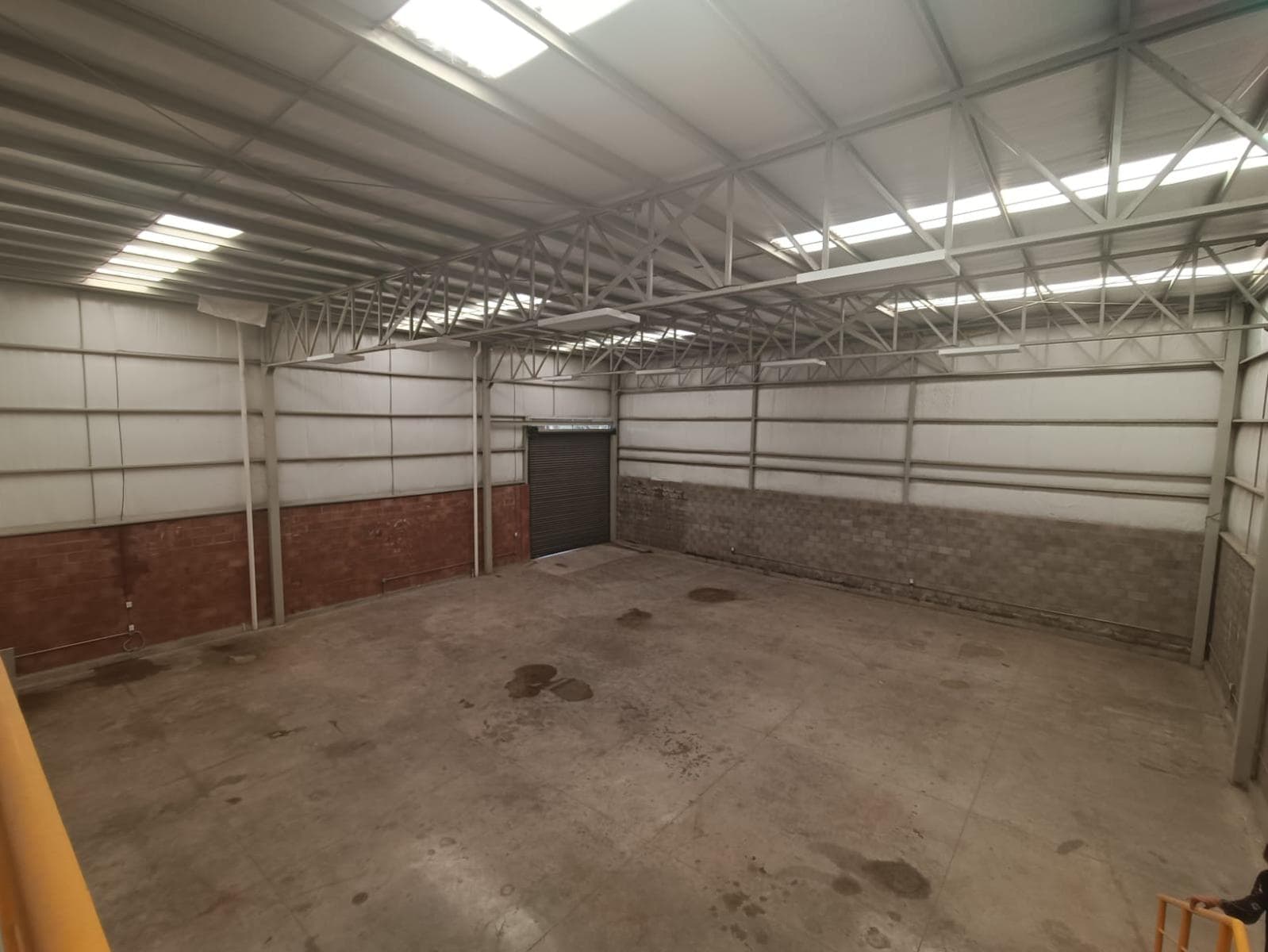 Warehouse for rent in the southern part of the Pedregal de la Villa neighborhood.