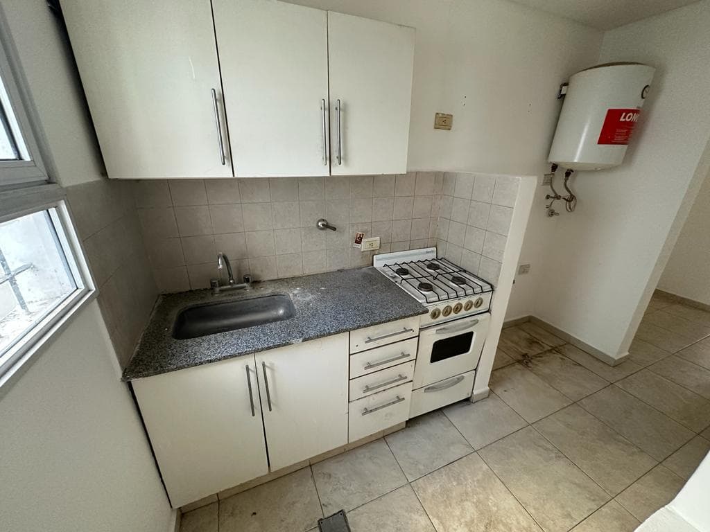For Rent | Beautiful 2-Room Apartment with Uncovered Parking Space in Downtown Moreno (North Side) — On Rivadavia Street in the 300s