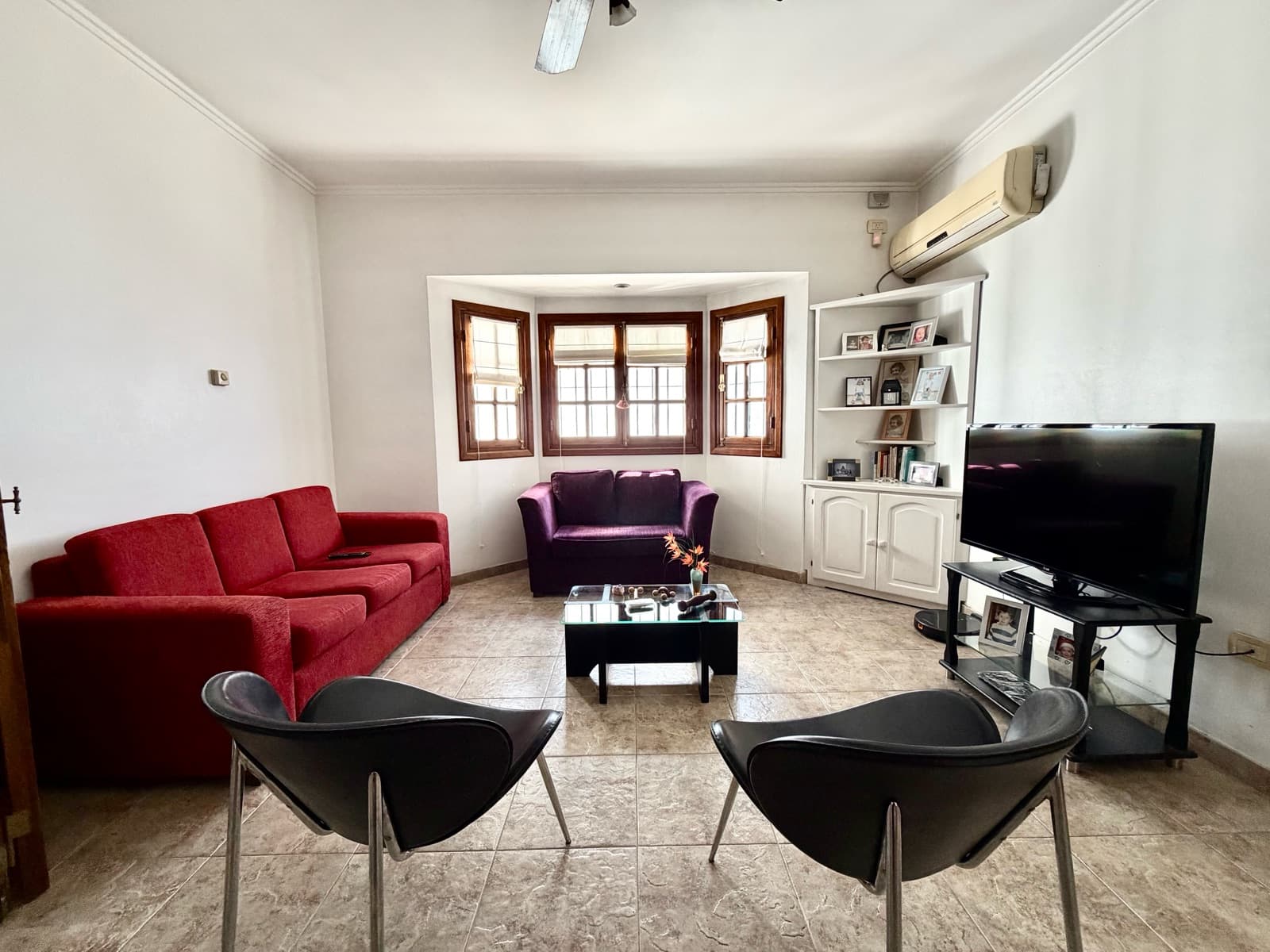 3-bedroom house with a patio and garage in La Plata