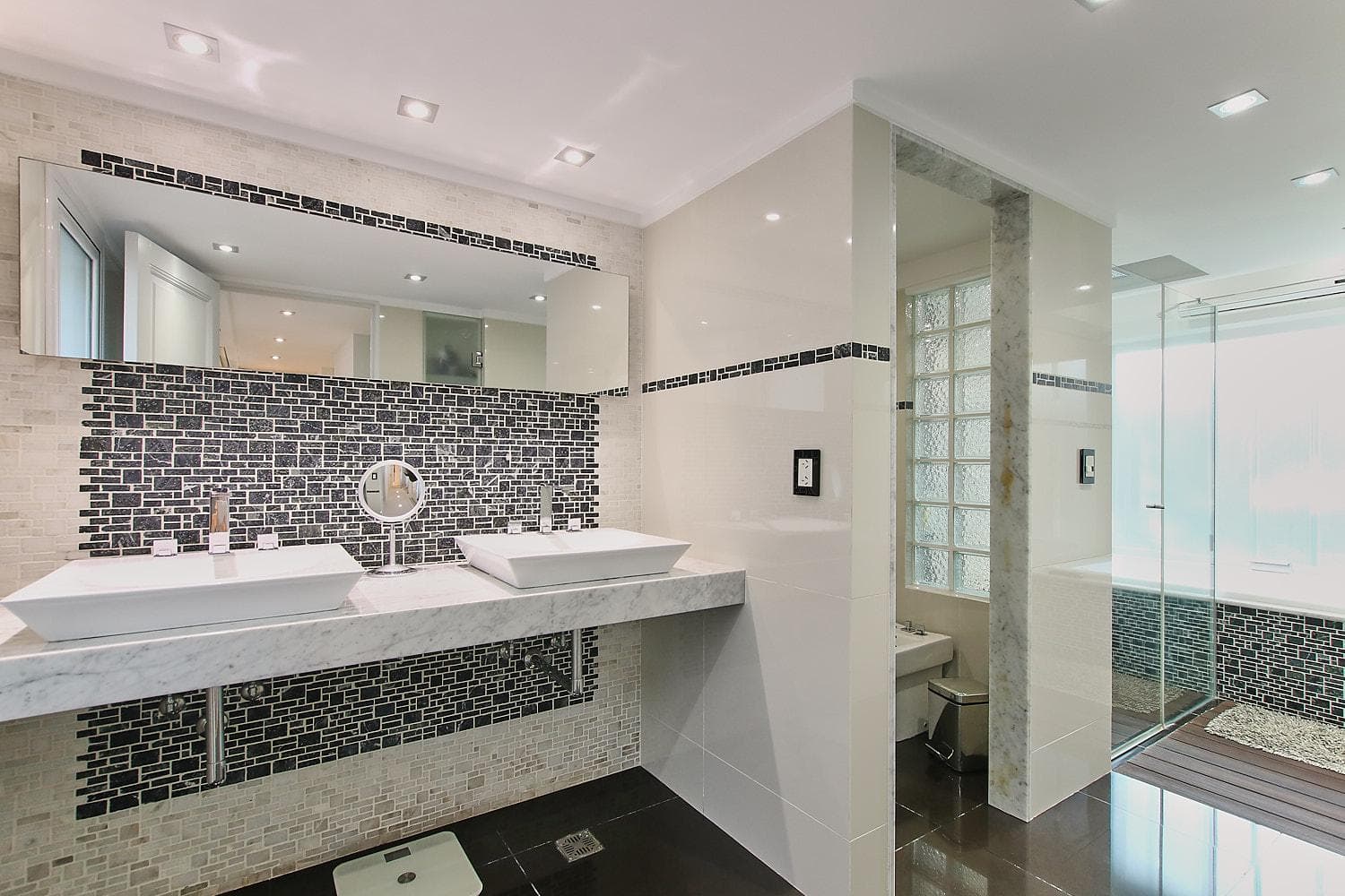 Exceptional Home in Los Lagartos CC - Qualifies for a Mortgage