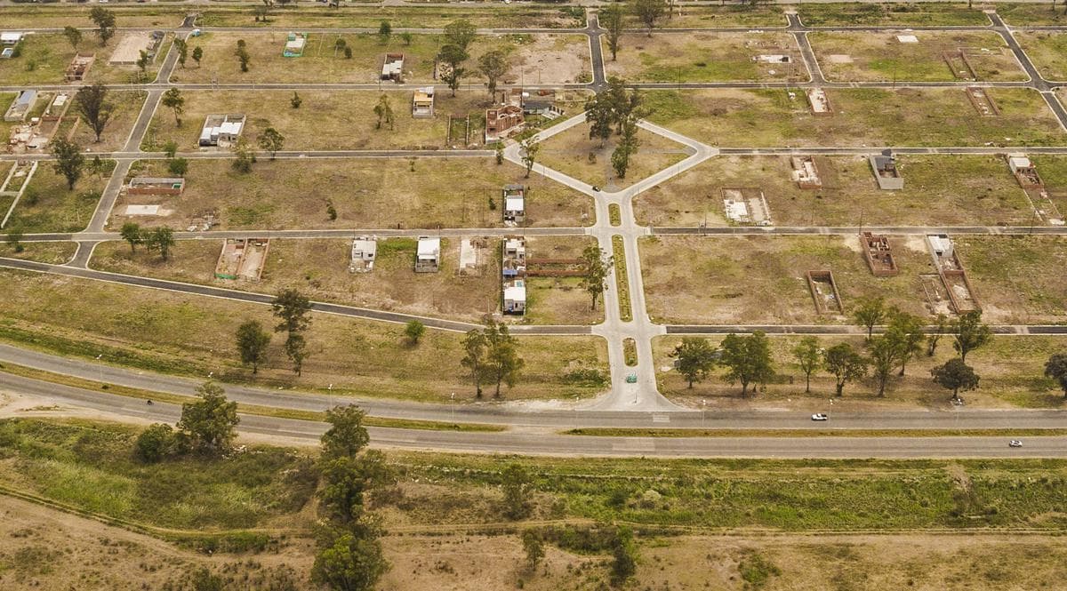 Lot for Sale in Campana, Puerta del Sol Neighborhood