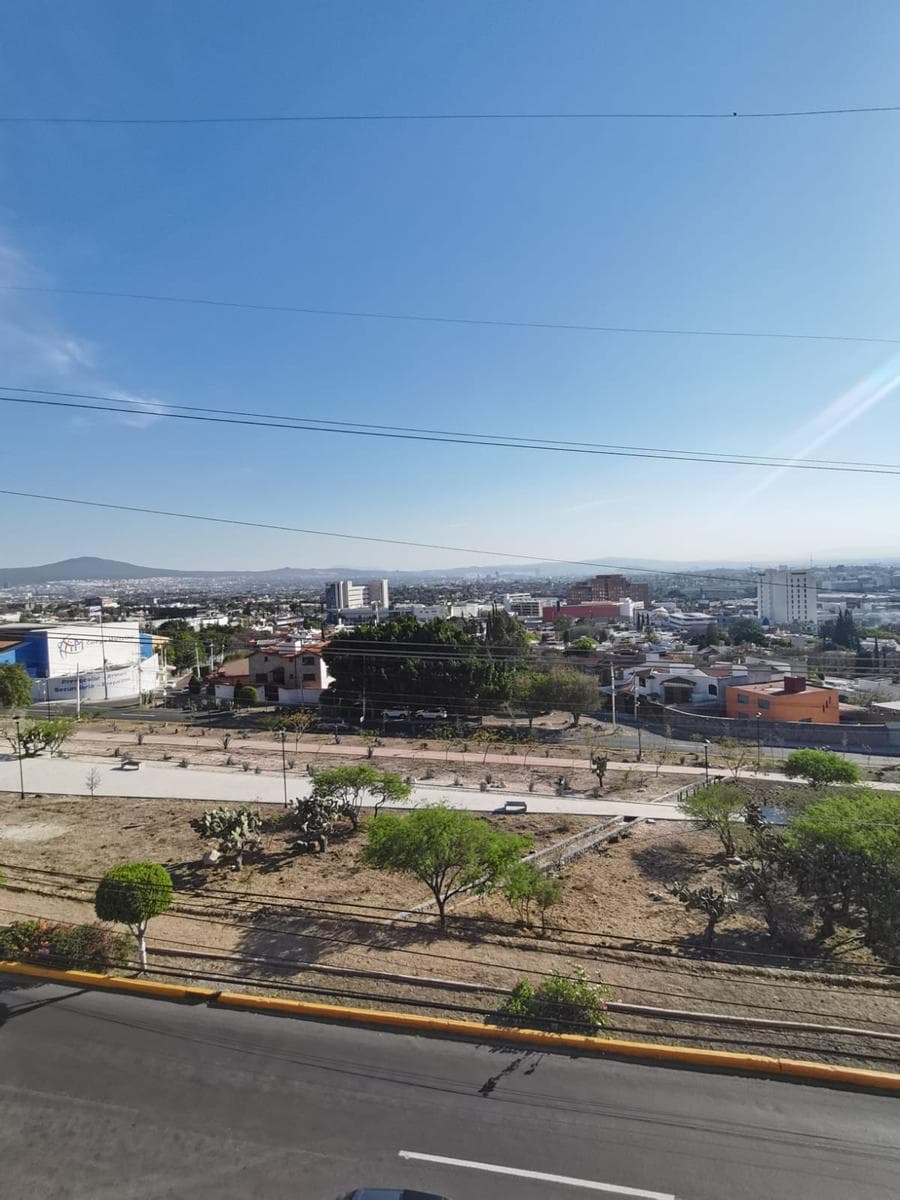SPACIOUS OFFICE FOR RENT IN A PRIME LOCATION IN QUERÉTARO