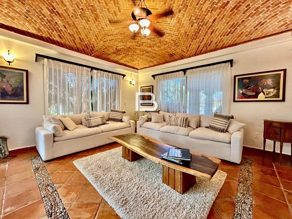 Isla Dorada: Fully Furnished House for Rent