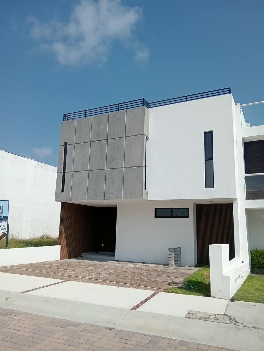 HOUSE FOR SALE IN CAÑADAS DEL ARROYO, CORREGIDORA, QRO