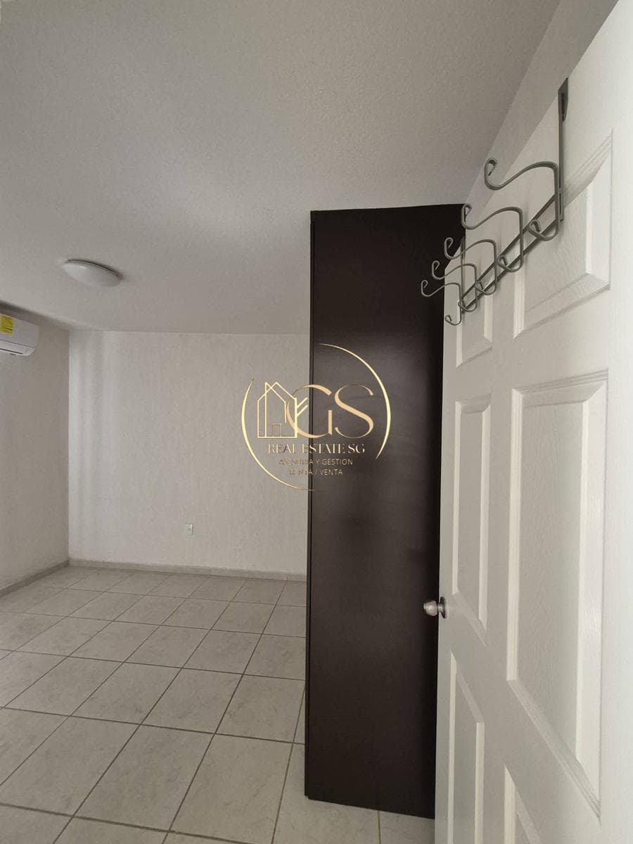 HOUSE FOR SALE IN LA CANTERA, CELAYA