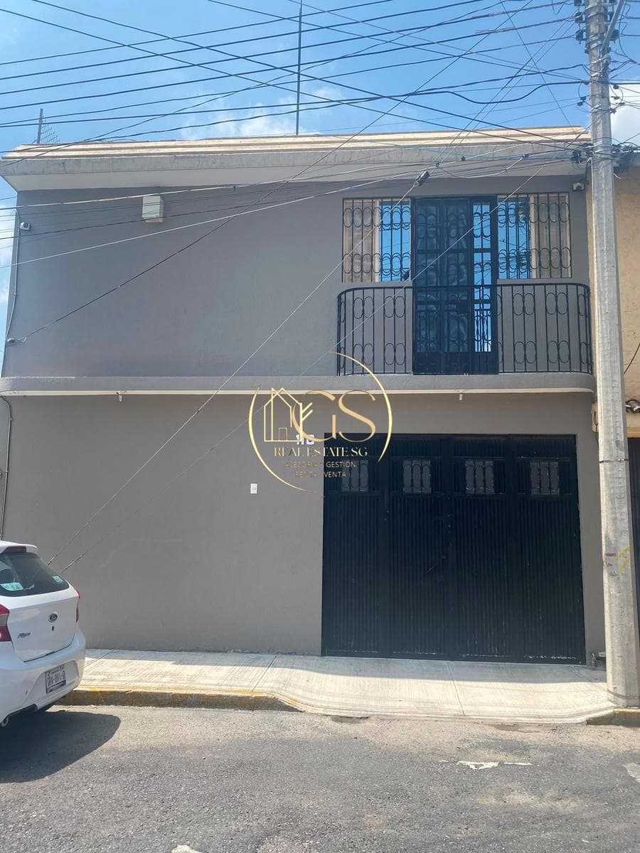 HOUSE FOR SALE IN LA JOYA, CELAYA