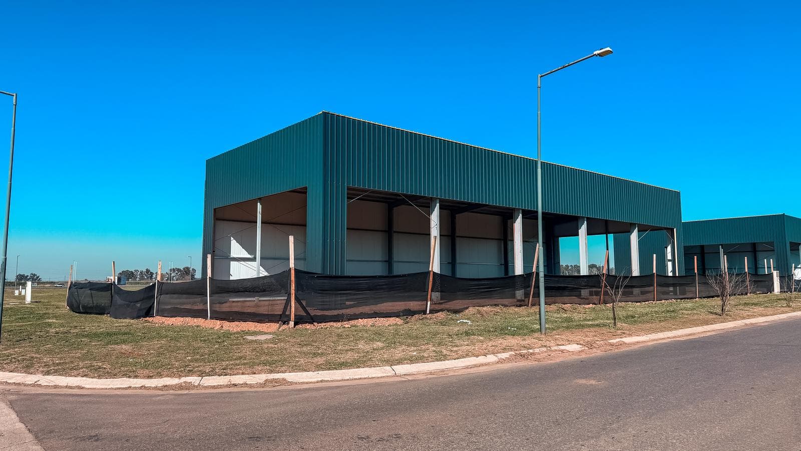 Local Comercial a estrenar de 300 m2 - Calmo Funes