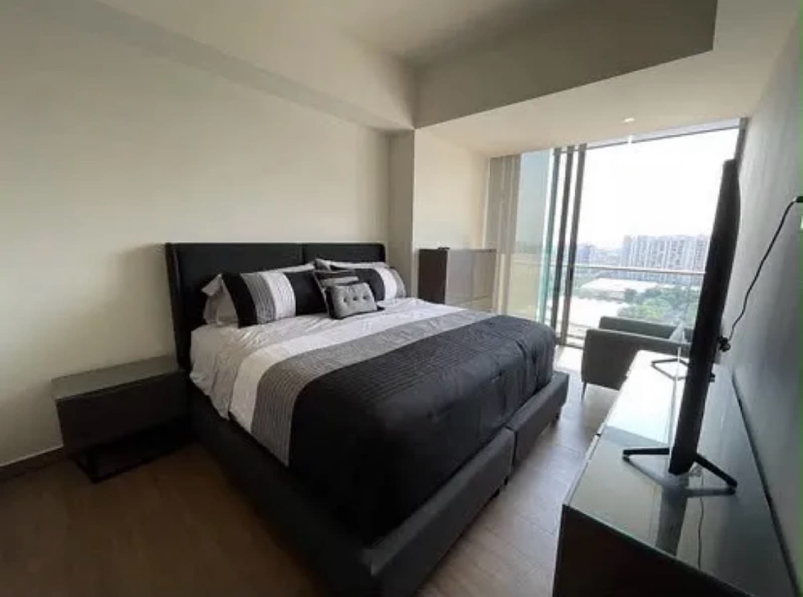 Rent a furnished and fully equipped apartment in Be Grand Polanco with a balcony, storage room, 2 bedrooms, and amenities