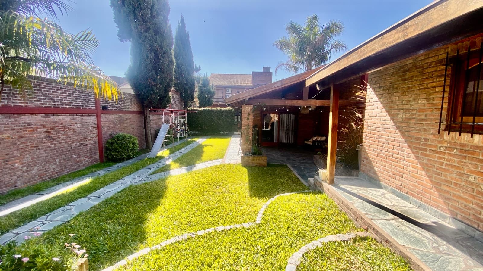 4-room house for sale with a garden