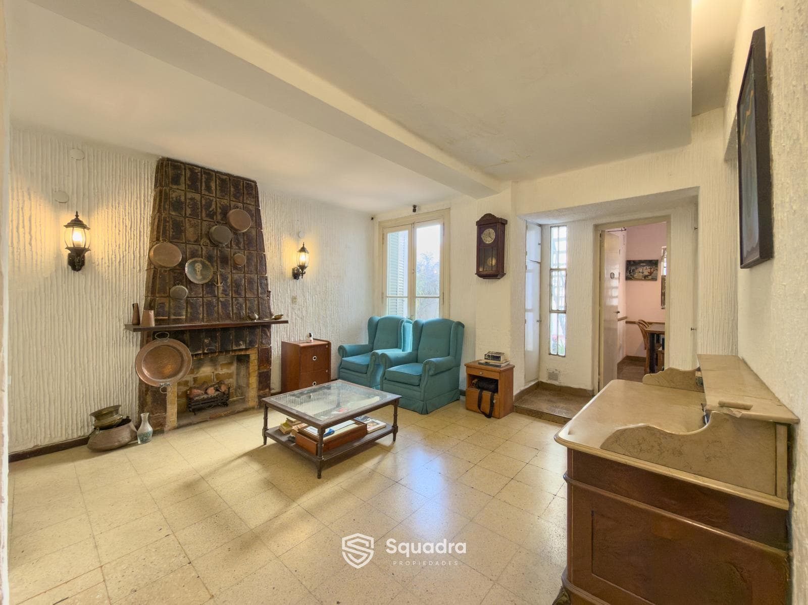 FOR SALE | TRADE - 4-bedroom house with garage, patio, and terrace balcony. Barrio Parque neighborhood - QUALIFIES FOR A LOAN.