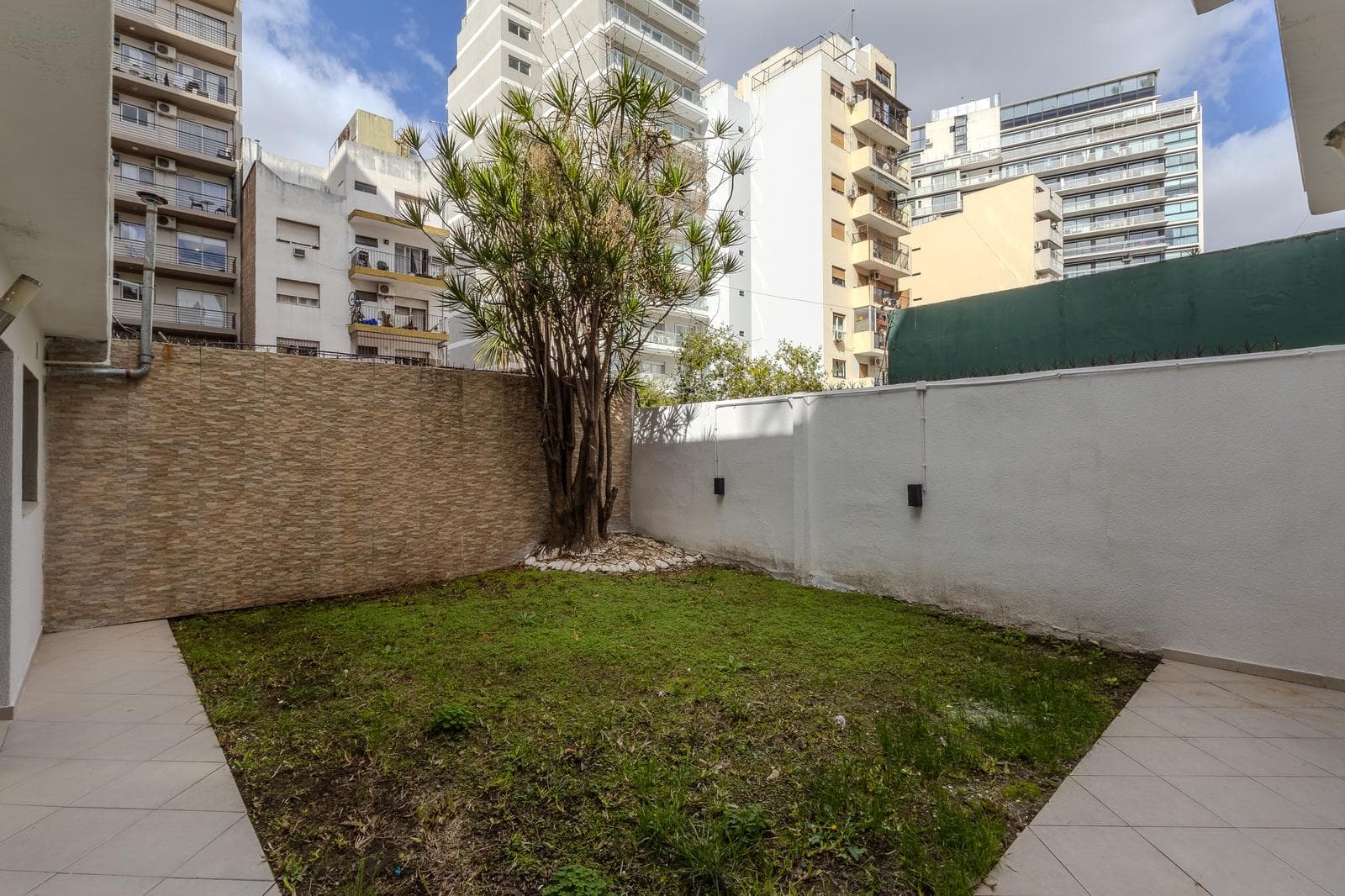 VENTA PH DE 365 M² CON JARDÍN, TERRAZA Y ENTRADA INDEPENDIENTE EN VILLA URQUIZA